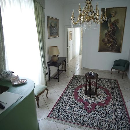 La Piccola Reggia Bed and Breakfast Caserta Esterno foto